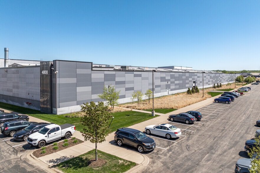 4800 E River Rd, Fridley, MN for lease - Building Photo - Image 3 of 9