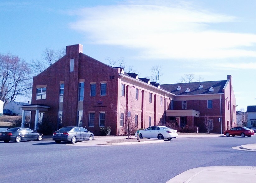 817 Cedar Creek Grade, Winchester, VA for sale - Building Photo - Image 1 of 1