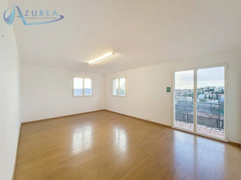 Office in Grasse for lease Interior Photo- Image 1 of 7