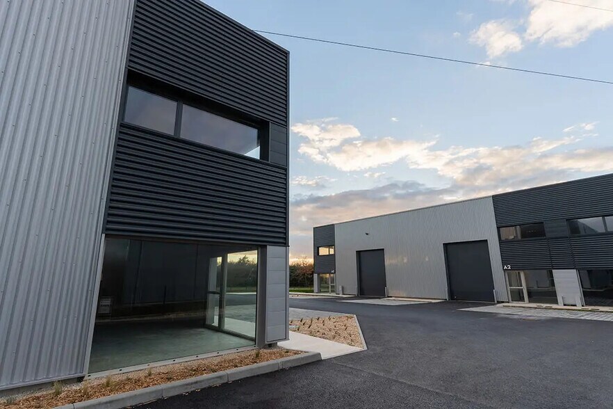 Retail in Saint-Jean-de-Boiseau for sale - Building Photo - Image 1 of 5