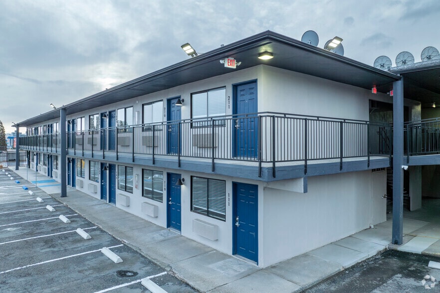 1400 Stardust St, Reno, NV for sale - Building Photo - Image 3 of 6