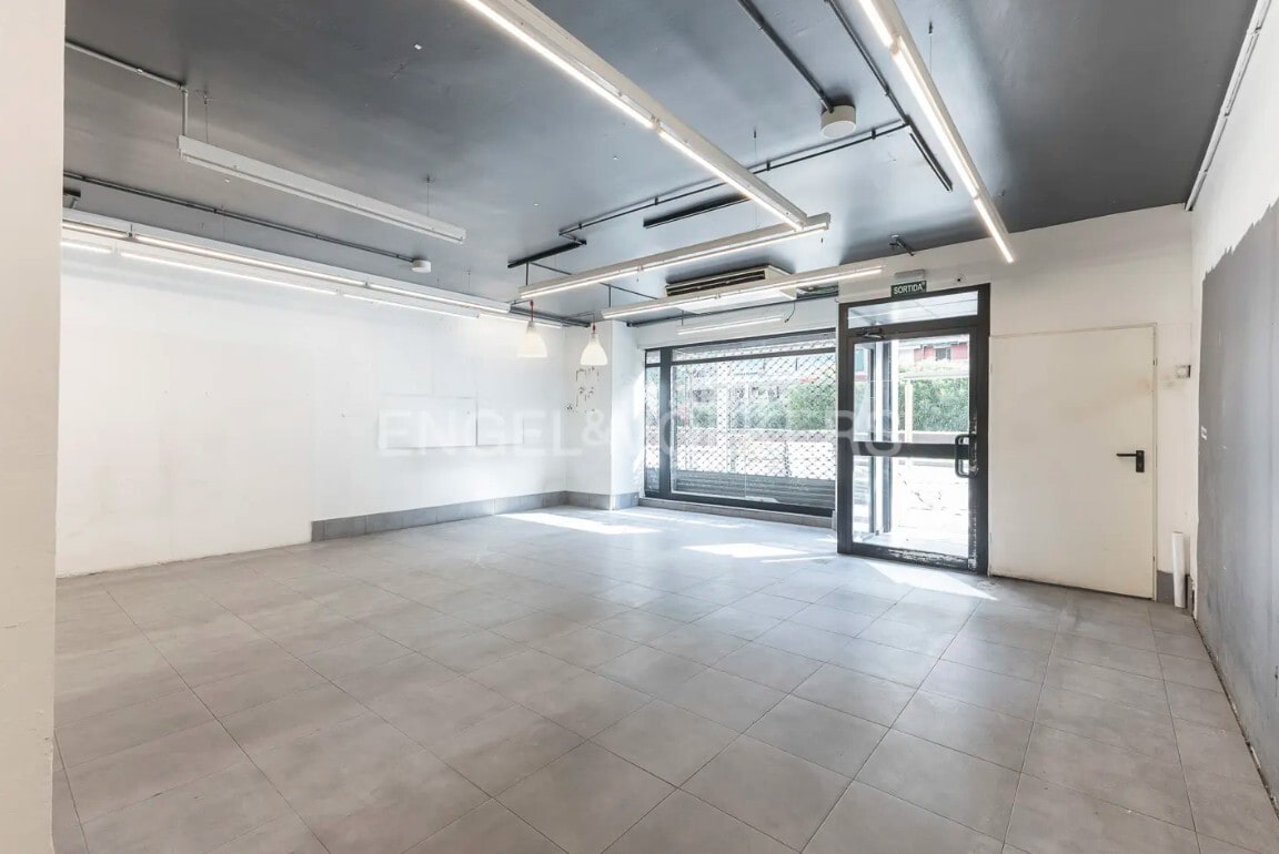 Retail in Barcelona, Barcelona for lease Interior Photo- Image 1 of 6