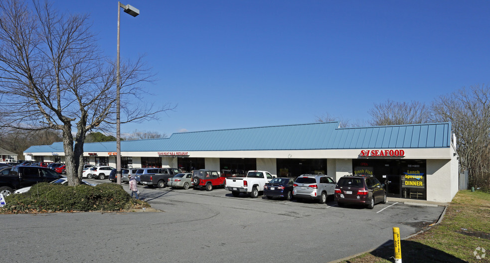 3574-3582 Towne Point Rd, Portsmouth, VA for lease - Building Photo - Image 3 of 3