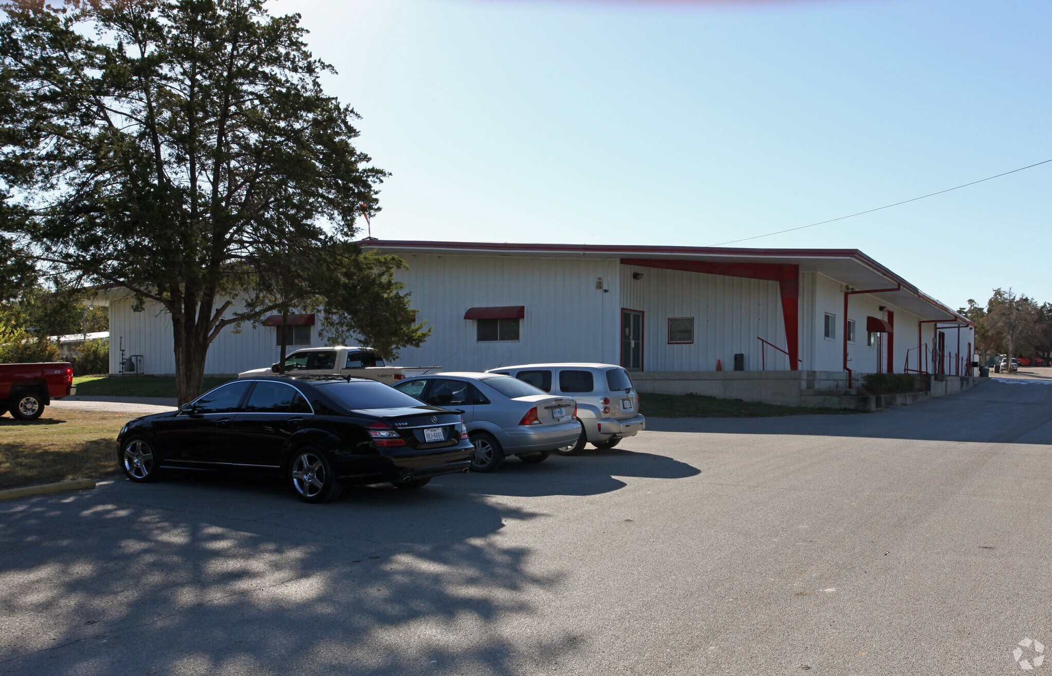 5326 W Ledbetter Dr, Dallas, TX 75236