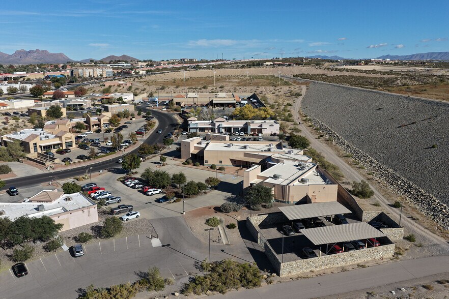 1140 Commerce Dr, Las Cruces, NM for lease - Building Photo - Image 2 of 16