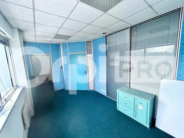 Office in Grigny for sale - Interior Photo - Image 2 of 5