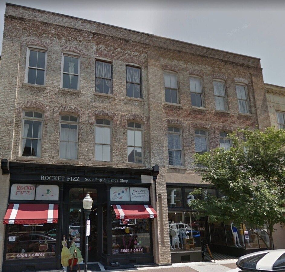 310 W Broughton St, Savannah, GA 31401