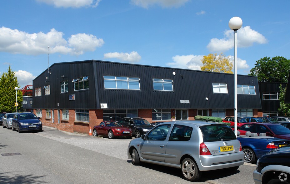 Newbury Rd, Newbury, RG20 4SW House