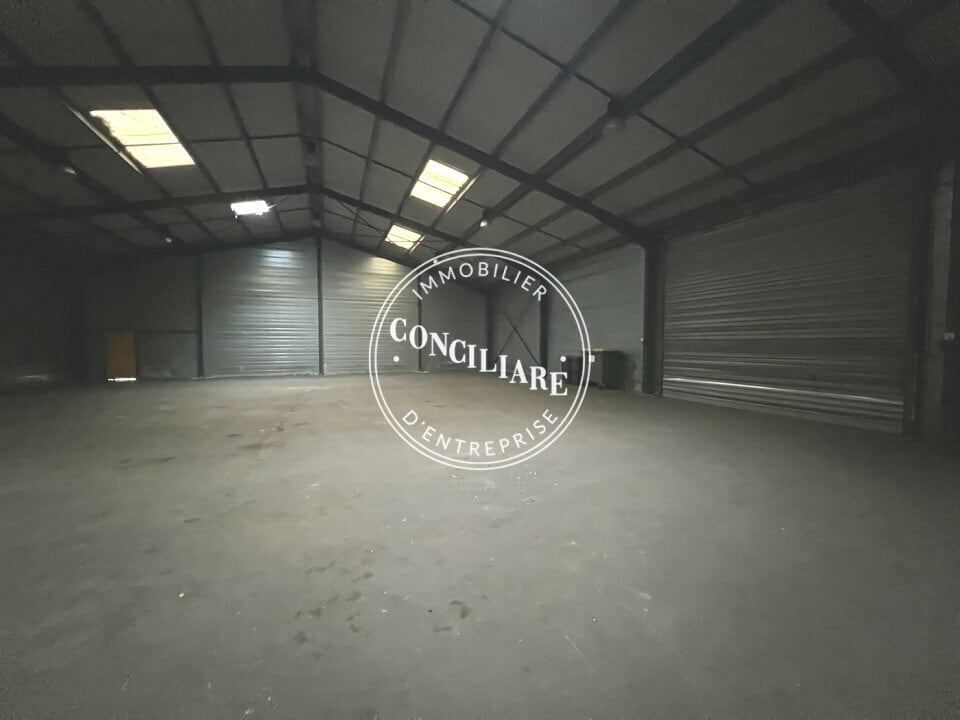 Industrial in Fronton for lease Interior Photo- Image 1 of 6