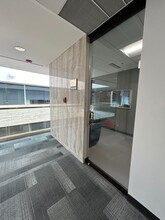 1300 Higgins Rd, Park Ridge, IL for lease Interior Photo- Image 1 of 10