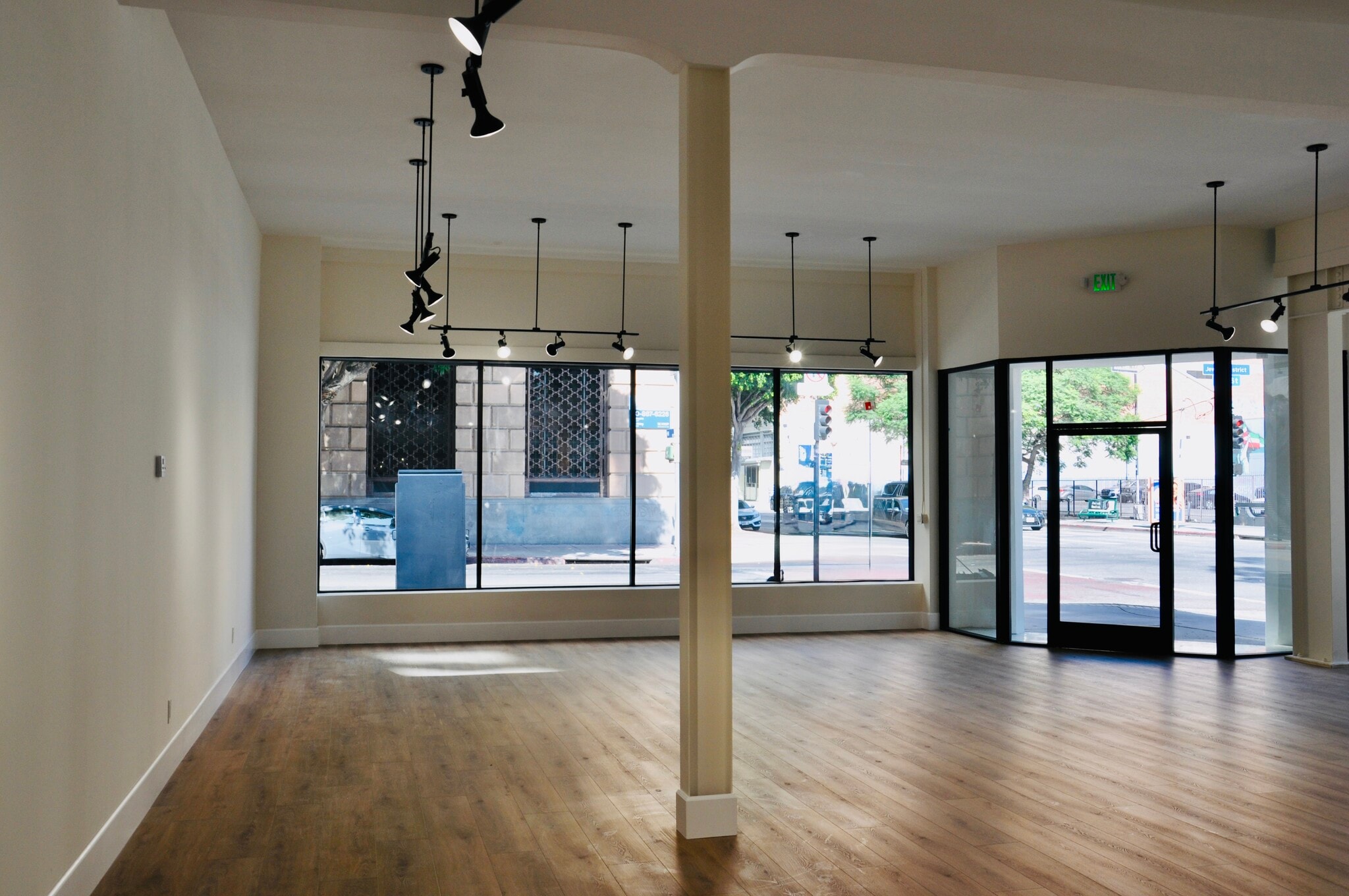 901-907 S Hill St, Los Angeles, CA for lease Interior Photo- Image 1 of 6
