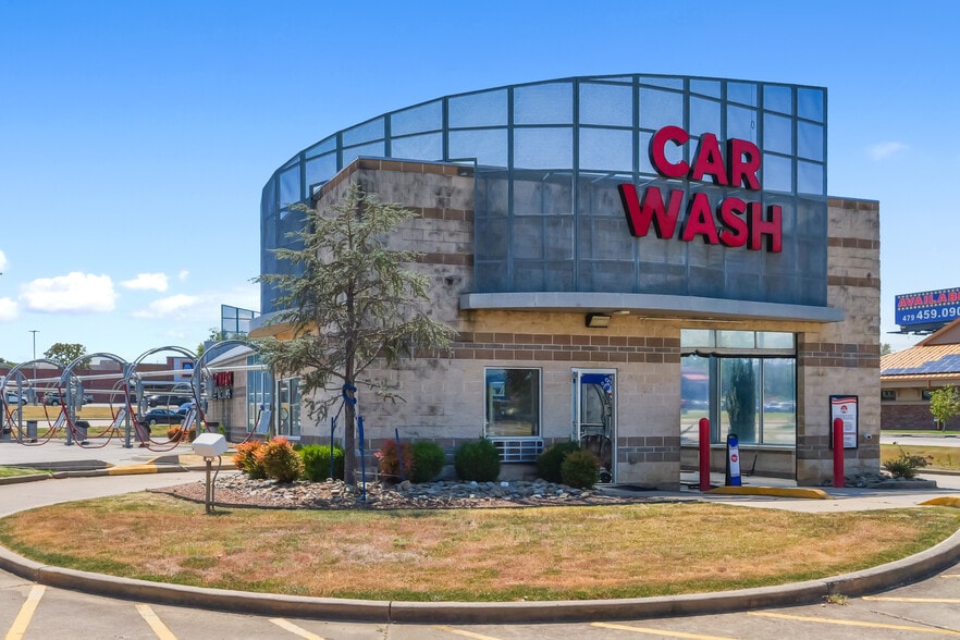 8411 Phoenix Ave, Fort Smith, AR for sale - Building Photo - Image 2 of 5