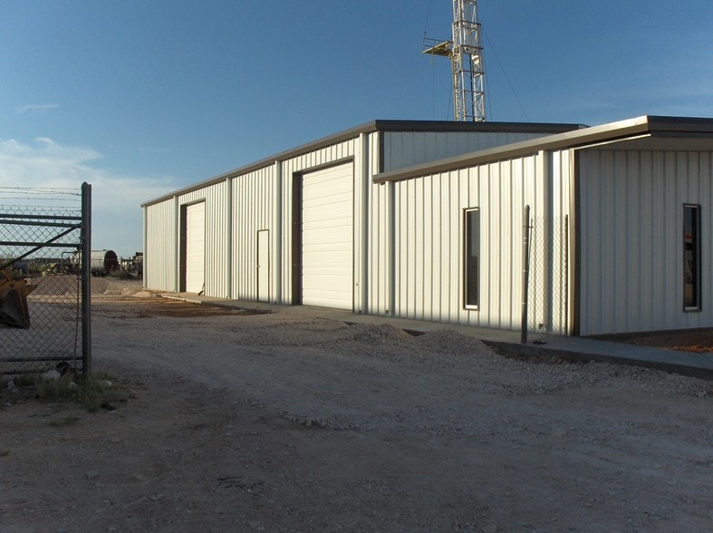 6923 E Commerce St, Odessa, TX for lease - Building Photo - Image 3 of 5