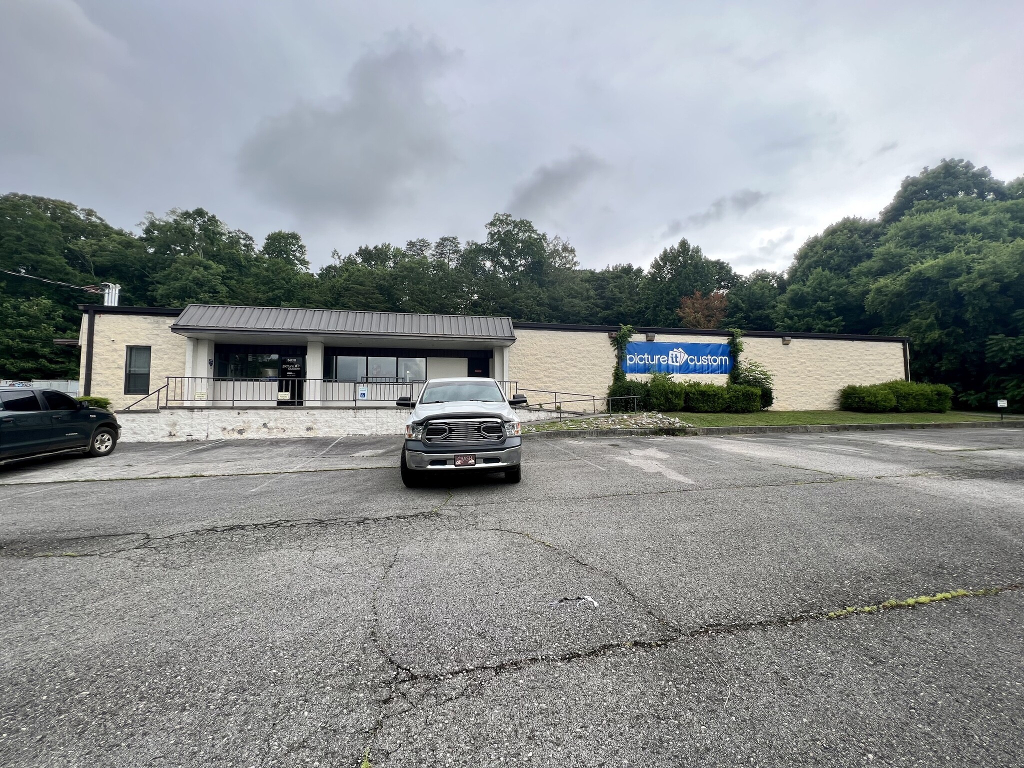 5613A N Broadway St, Knoxville, TN for sale Building Photo- Image 1 of 1