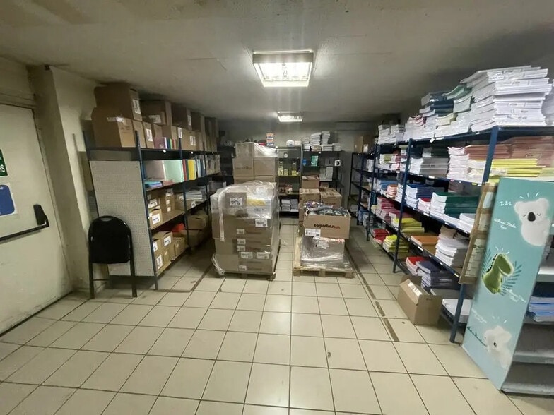 Retail in Orvault for lease - Building Photo - Image 2 of 5