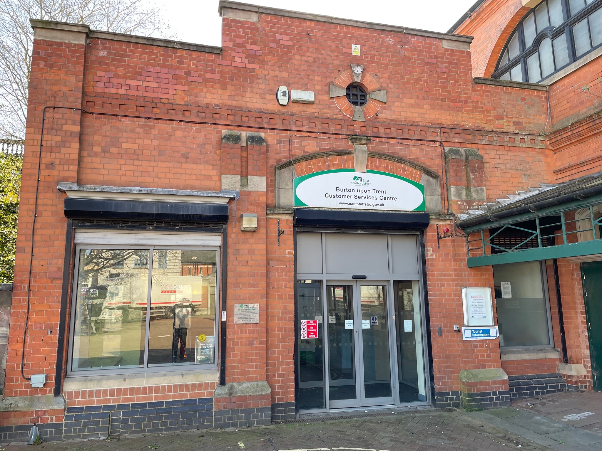 Market Pl, Burton On Trent for sale Primary Photo- Image 1 of 1