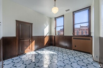 882 7th St W, Saint Paul, MN for lease Interior Photo- Image 1 of 1