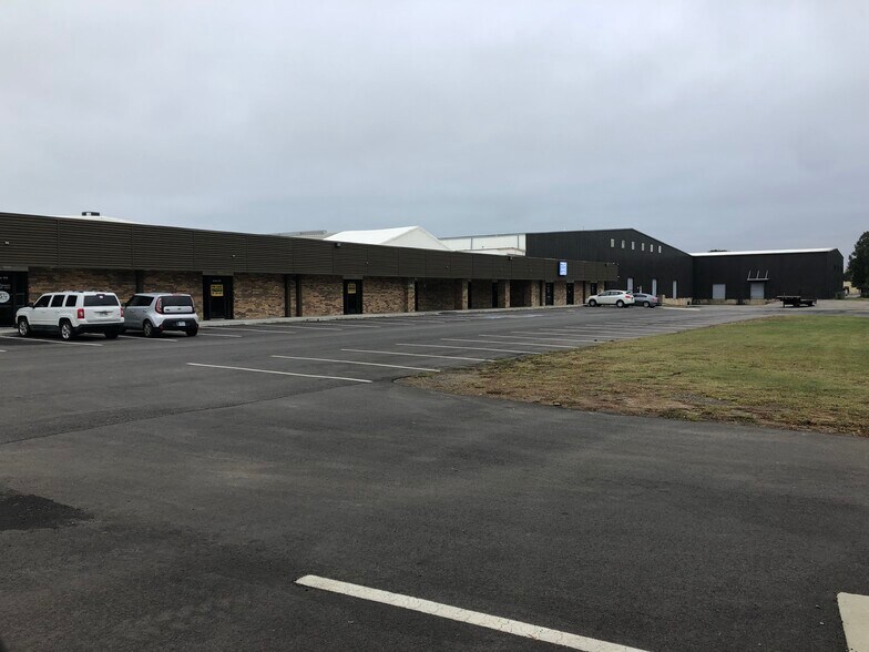 700 S German Ln, Conway, AR for lease - Building Photo - Image 2 of 5