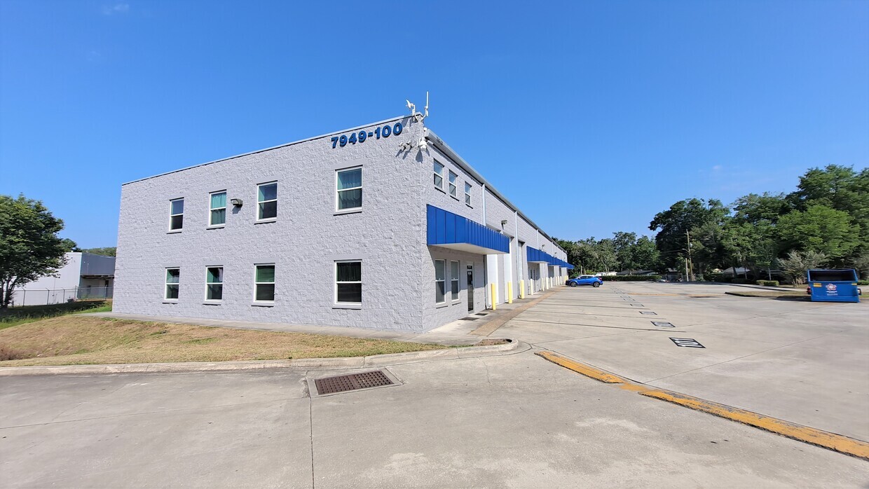 7949 Atlantic Blvd, Jacksonville, FL for lease Building Photo- Image 1 of 7