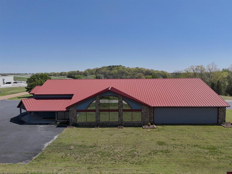 25 Airport Rd, Flippin, AR for sale - Primary Photo - Image 1 of 11