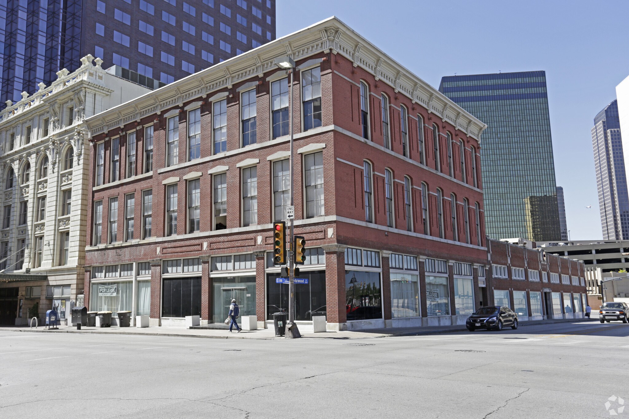 Office in Dallas, TX for sale Primary Photo- Image 1 of 1