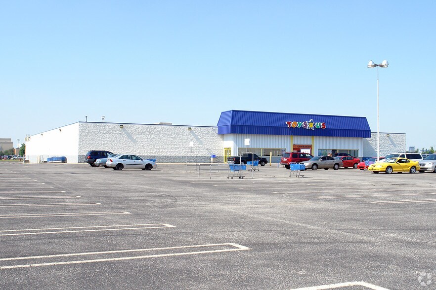 318 N Green River Rd, Evansville, IN 47715