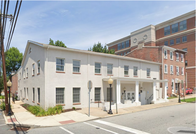 355 W Market St, West Chester, PA for lease - Building Photo - Image 1 of 8