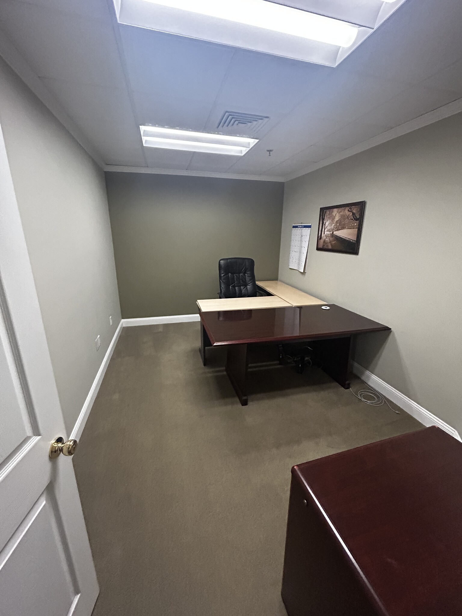 462 Herndon Pky, Herndon, VA for lease Interior Photo- Image 1 of 5