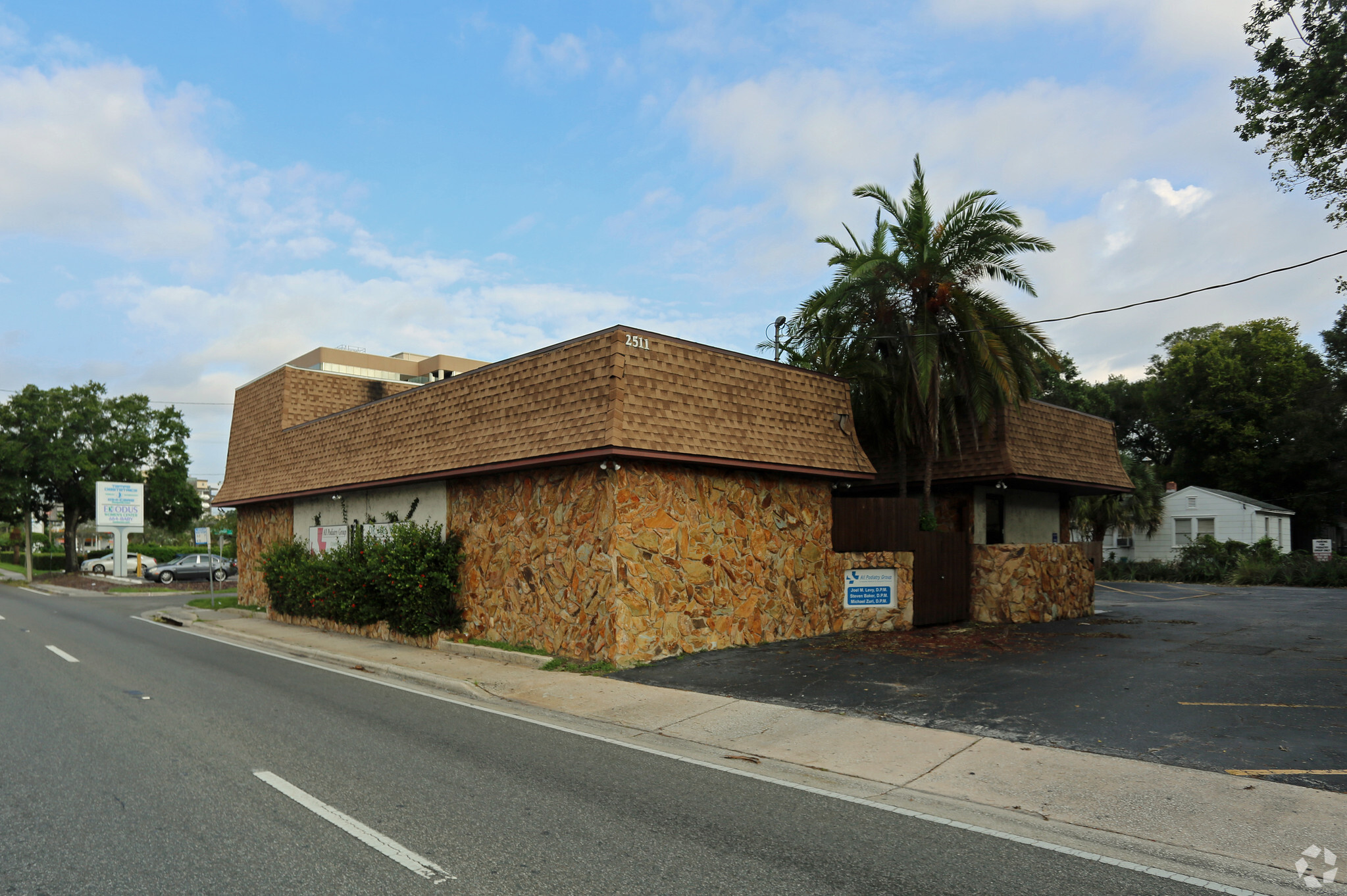 2511 W Dr Martin Luther King Jr Blvd, Tampa, FL for lease Building Photo- Image 1 of 16