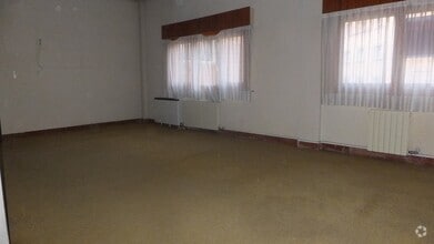 Office in Segovia, Segovia for lease Interior Photo- Image 2 of 7