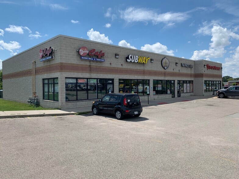 9-25 W Belvidere Rd, Hainesville, IL for sale - Building Photo - Image 1 of 1