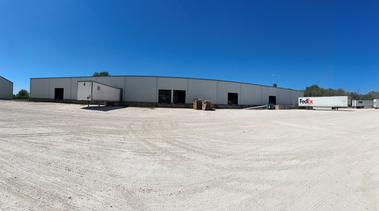 201 Farley Ln, Del Rio, TX for lease Building Photo- Image 1 of 18