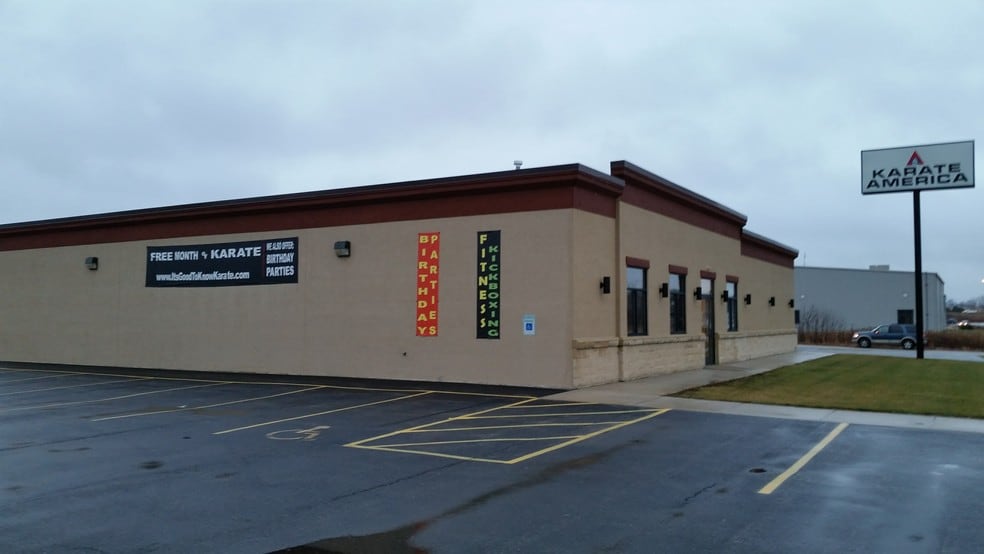 W3173 Springfield Dr, Appleton, WI for sale - Building Photo - Image 1 of 1