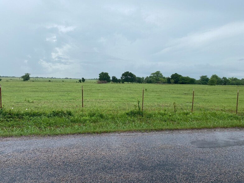 2200 Silo Rd, Bonham, TX for sale - Primary Photo - Image 1 of 1