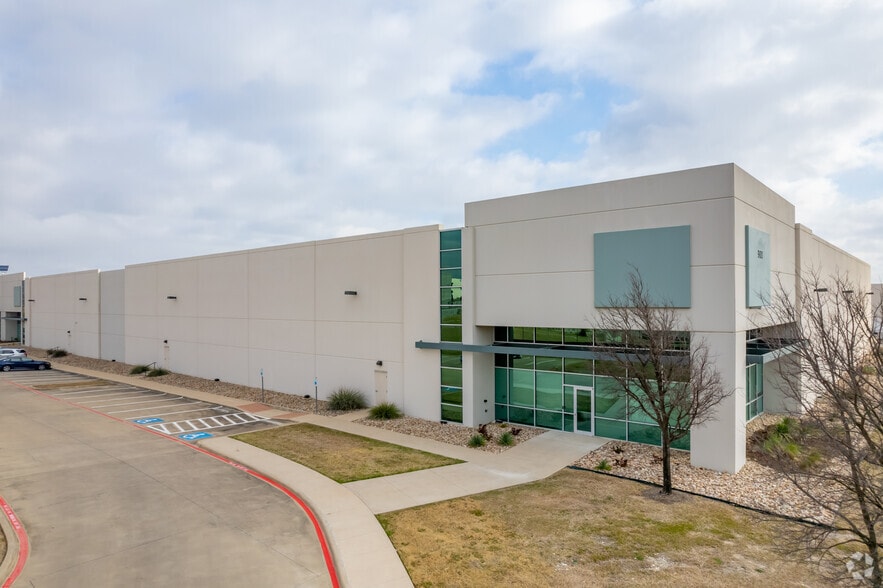 900 New Meister Ln, Pflugerville, TX for sale - Primary Photo - Image 1 of 1