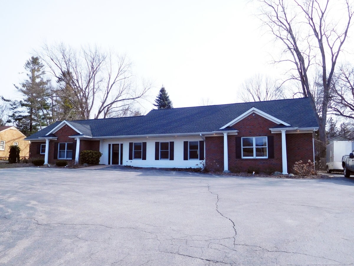 4820 Cascade Rd SE, Grand Rapids, MI 49546