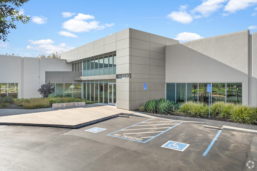 2580-2584 Junction Ave, San Jose, CA for lease - Building Photo - Image 2 of 9