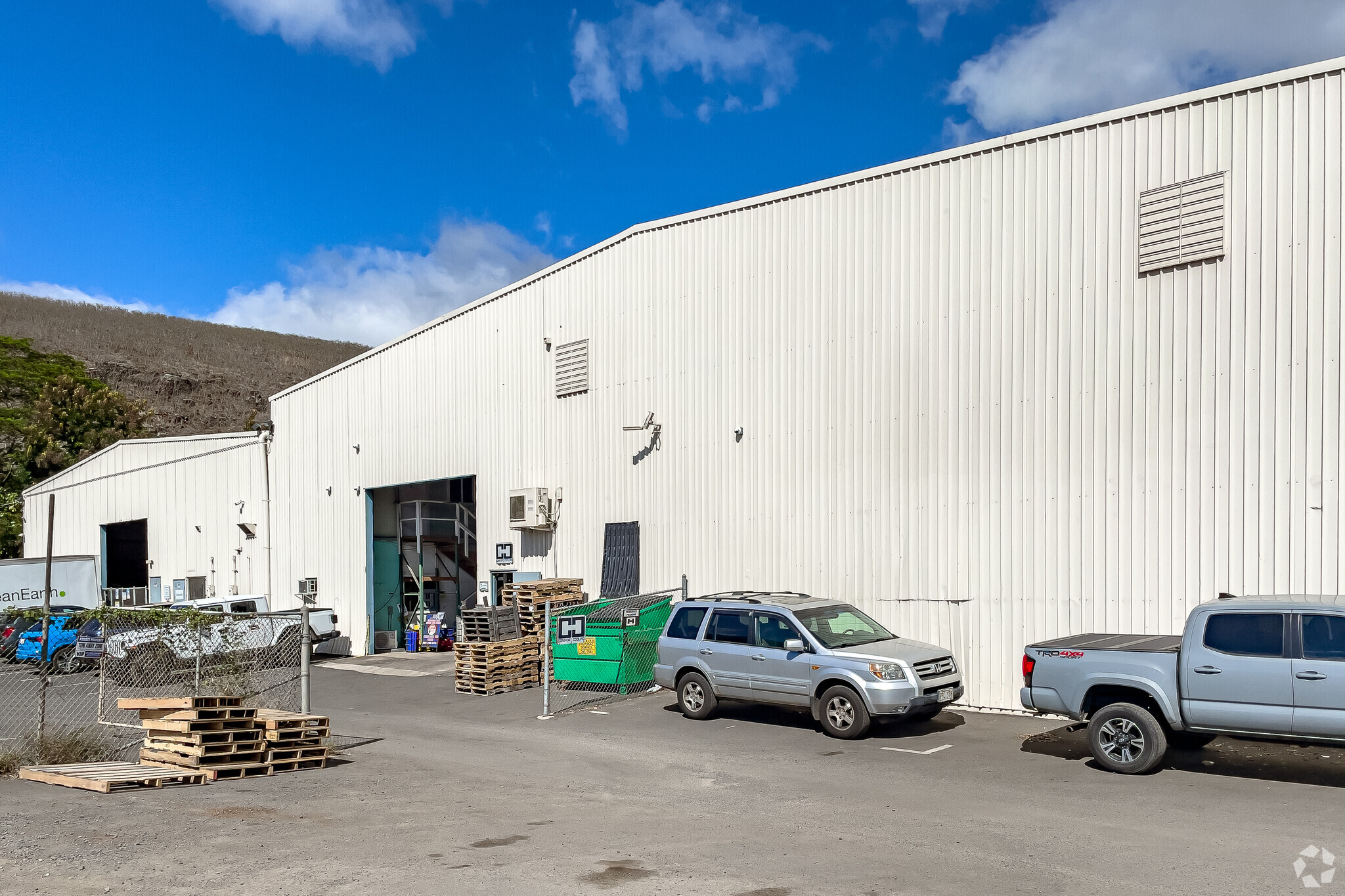 96-1276 Waihona St, Pearl City, HI for sale Primary Photo- Image 1 of 1