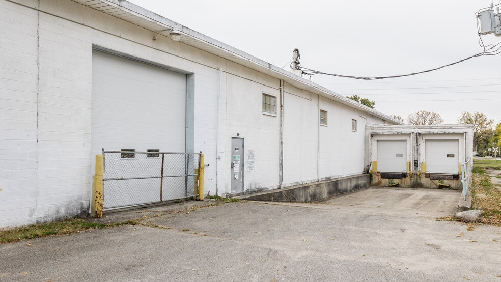 1825-1831 W 18th St, Anderson, IN for sale - Building Photo - Image 3 of 26