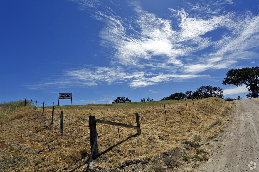 121 Wilmar Pl, Paso Robles, CA for sale - Primary Photo - Image 1 of 1