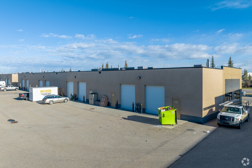 11979 40th St SE, Calgary, AB for lease - Building Photo - Image 3 of 9