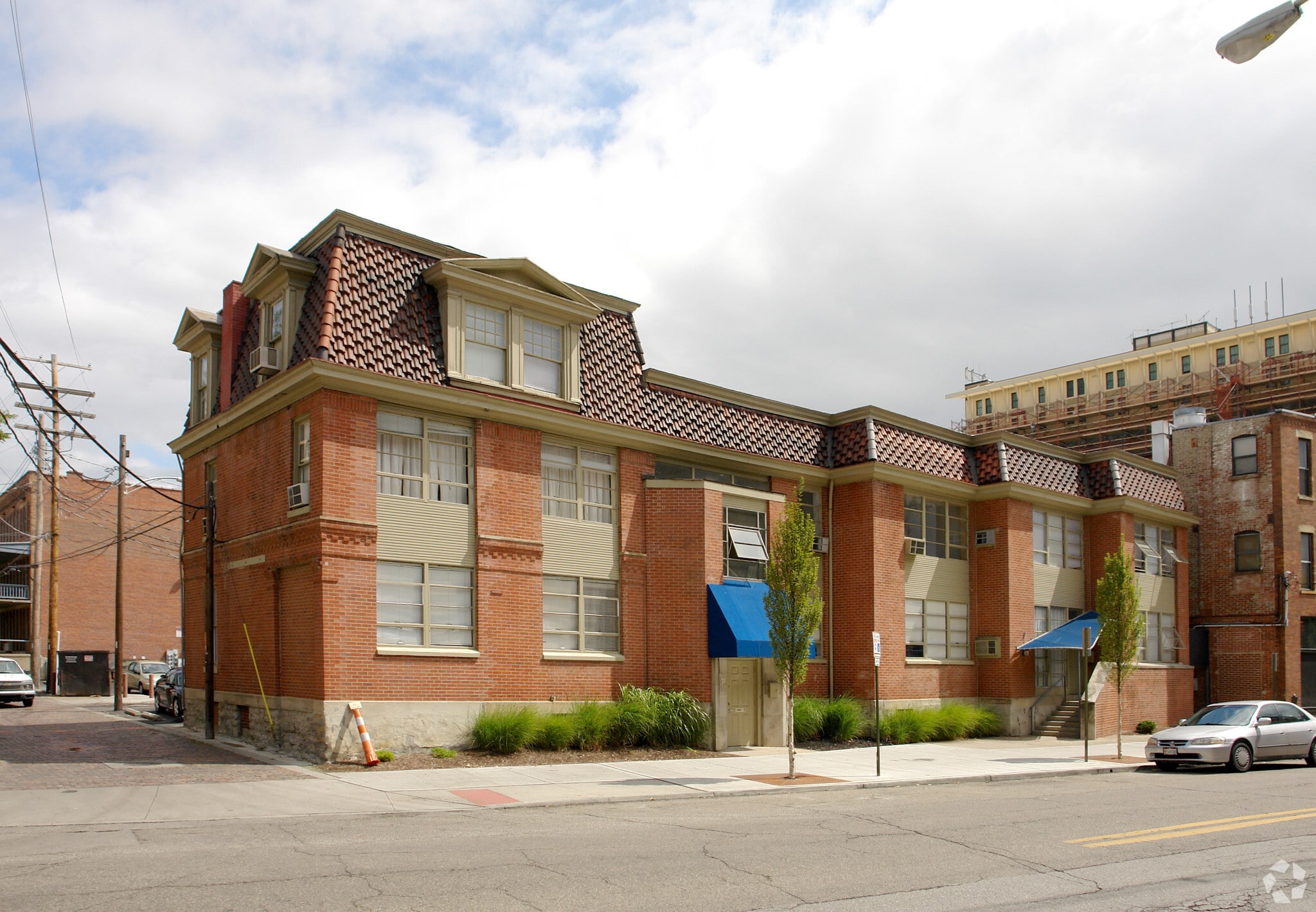 16-24 Buttles Ave, Columbus, OH for sale Primary Photo- Image 1 of 1