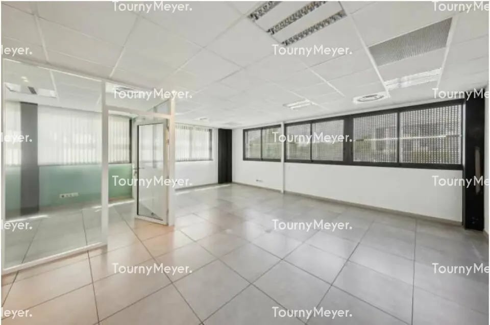 Office in Castelnau-le-Lez for lease Interior Photo- Image 1 of 7