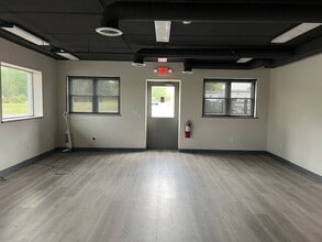 16840 Pheasant Dr, Brookfield, WI for lease Building Photo- Image 2 of 20