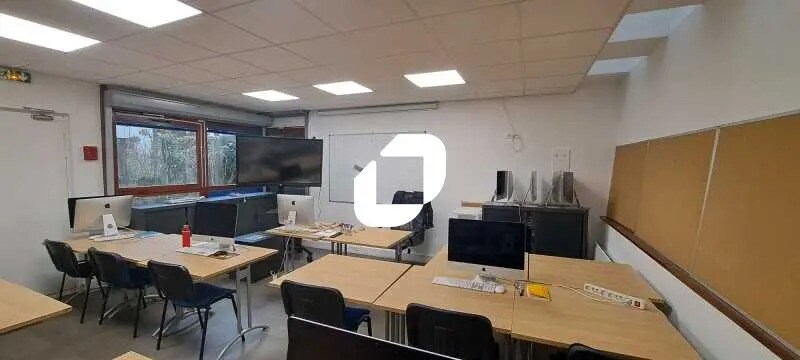 Office in Paris for sale - Building Photo - Image 2 of 10