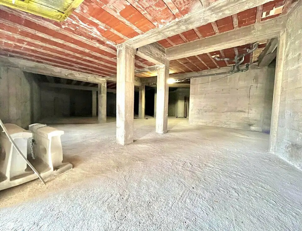 Location Commerce 300 m² - Photo 1