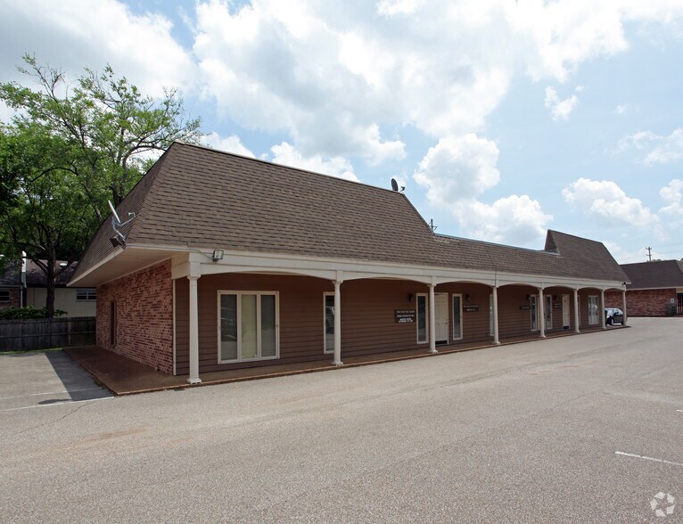 5500 Poplar Ave, Memphis, TN for lease - Building Photo - Image 3 of 9