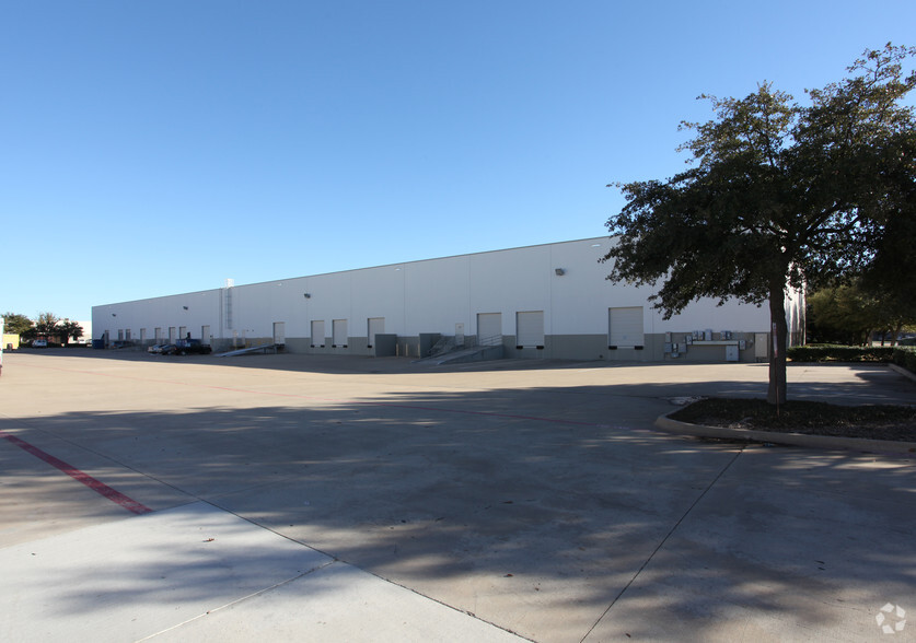 1004 Avenue N, Plano, TX for lease - Building Photo - Image 3 of 4