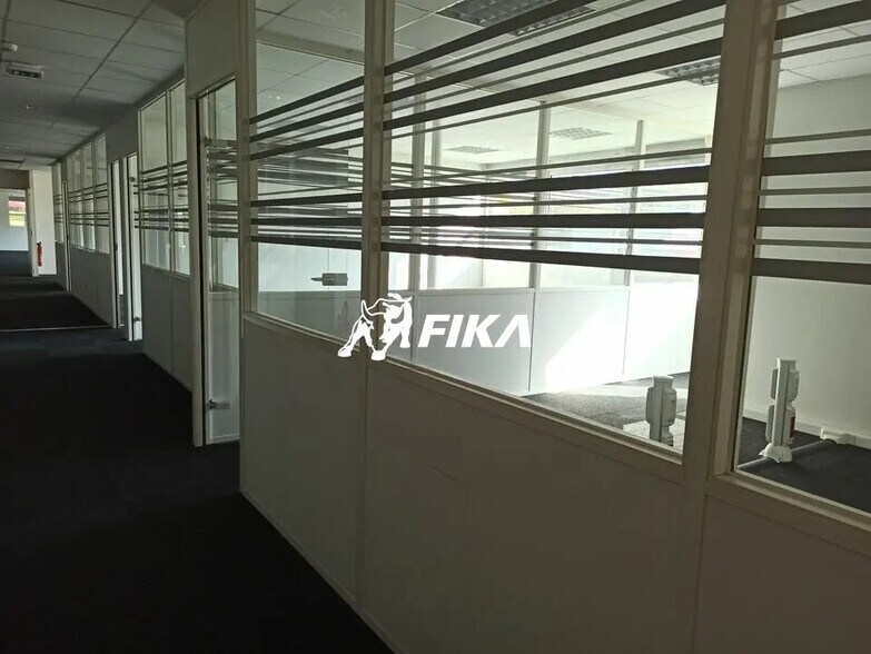 Office in Labège for lease - Building Photo - Image 2 of 8