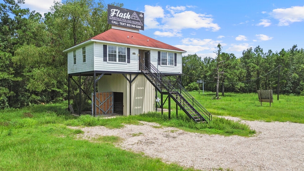 14815 Freeway Service Road, Conroe, TX for lease - Building Photo - Image 2 of 16